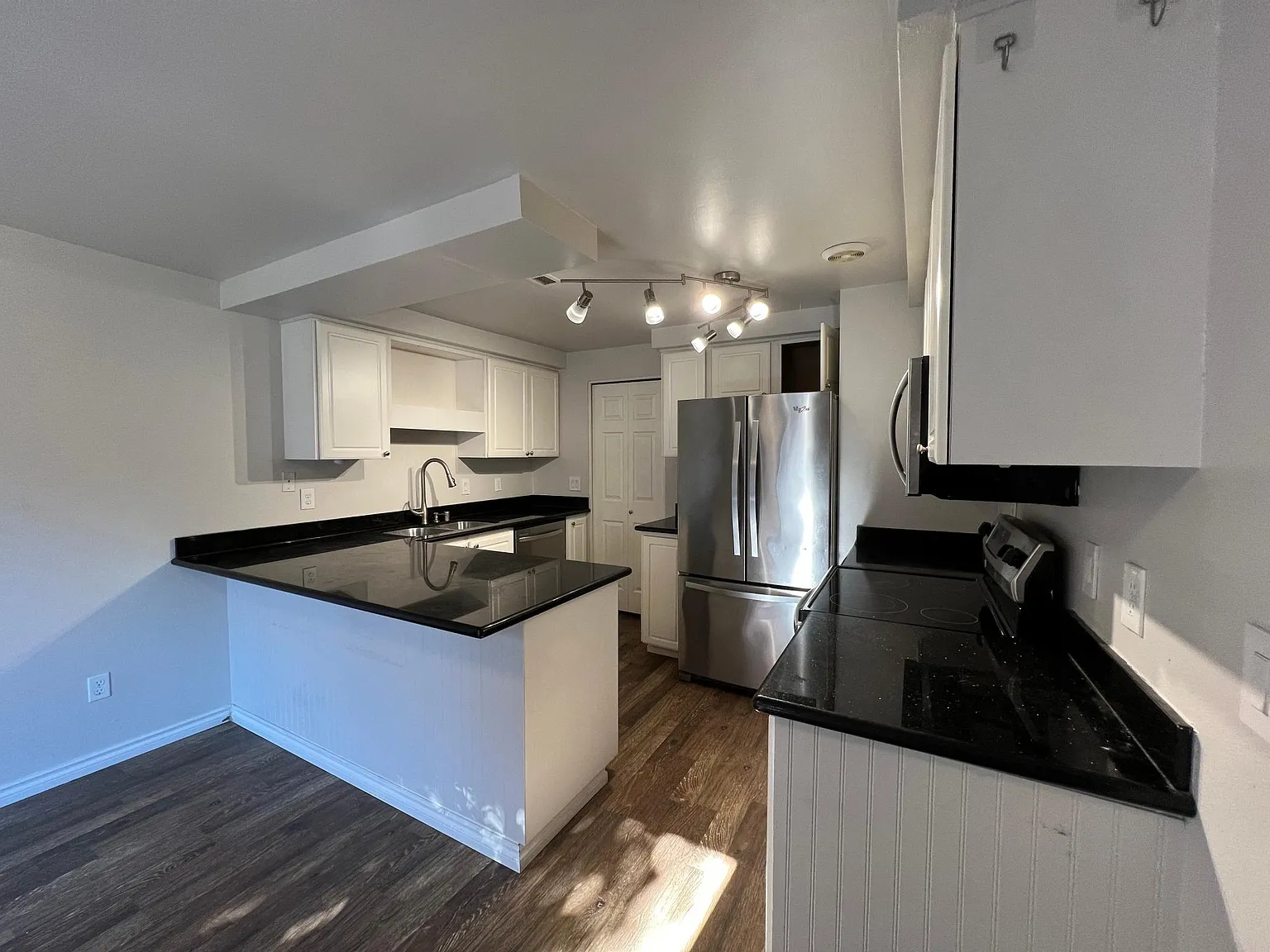 12004 Slater Ave NE — Photo 4