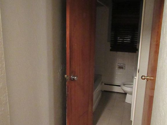 Bathroom with Tub/Shower