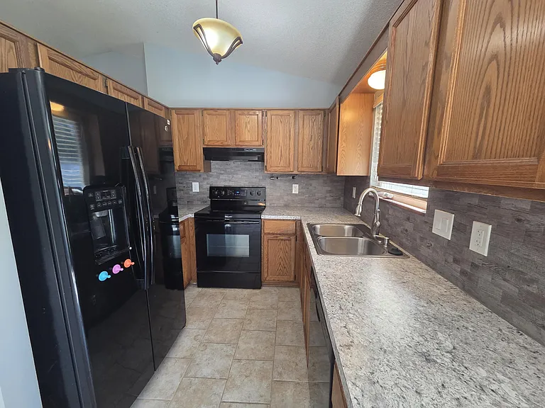 2509 N Old Manor Rd — Photo 3