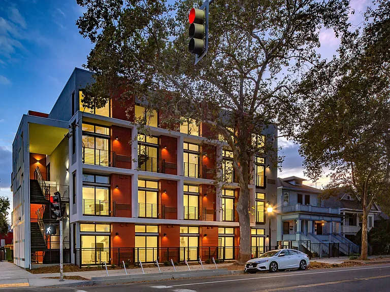 Studio30 Residences — Photo 24