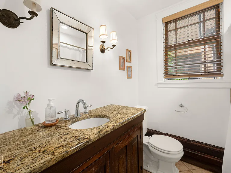 5736 N Virginia Ave — Photo 3