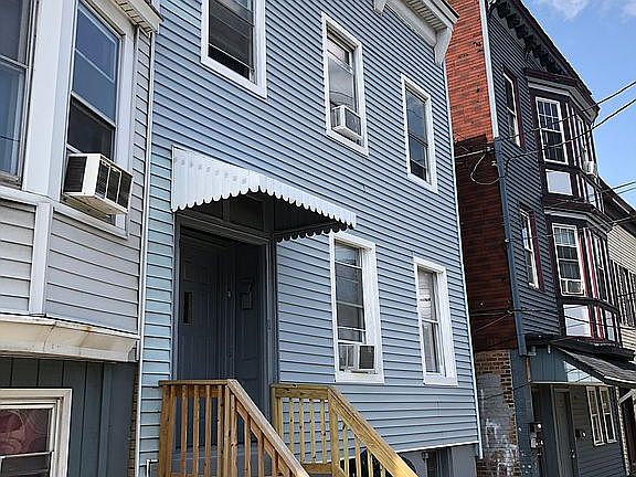 2nd image of 512 Washington Ave