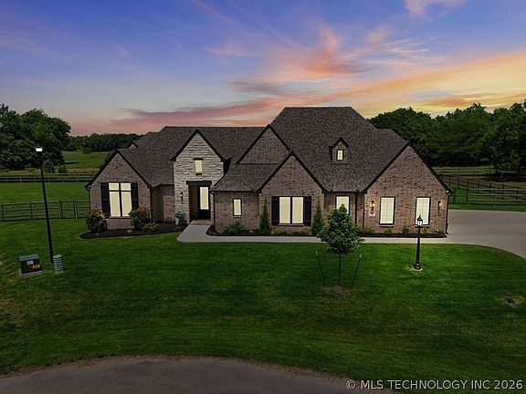 2nd image of 18893 E Canyon Ridge Rd