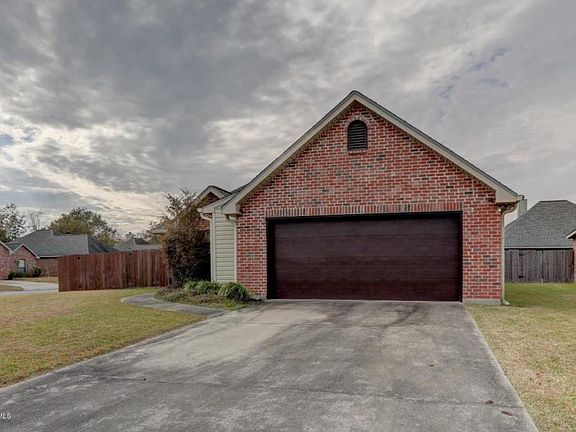 2nd image of 401 Quiet Meadows Cir