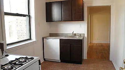 2340 N Spaulding Ave #1B — Photo 2