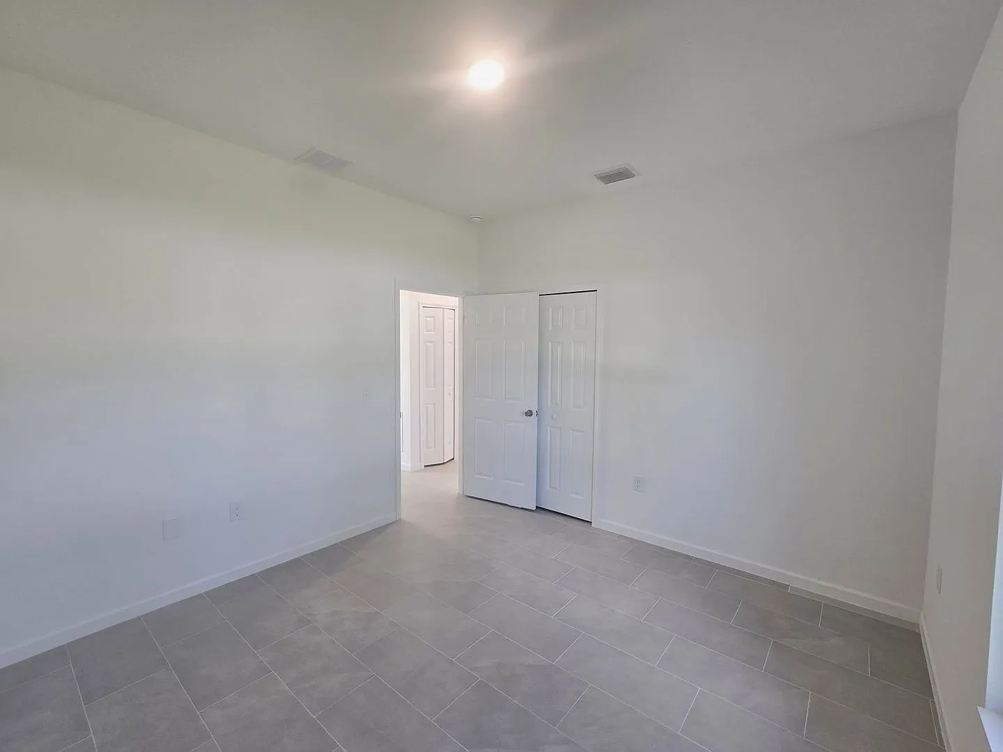 Brand New 2 Bed- 2 Bath Pet-Friendly Retreat In Desirable Lake Placid! — Photo 4