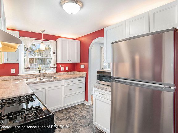 2nd image of 600 E Higham St