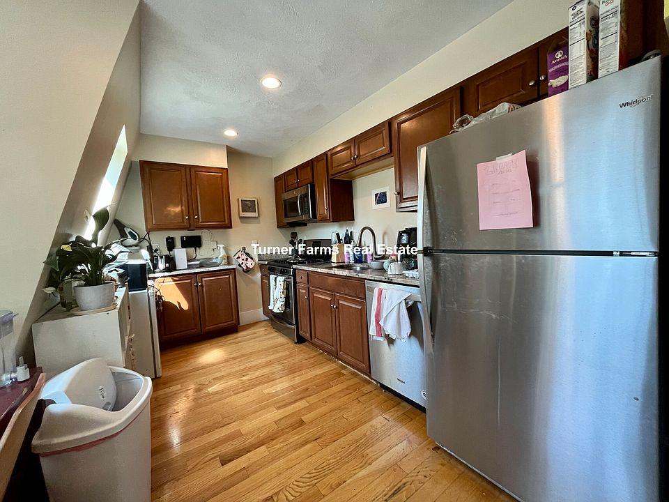 1st image of 21 Capen St #2C