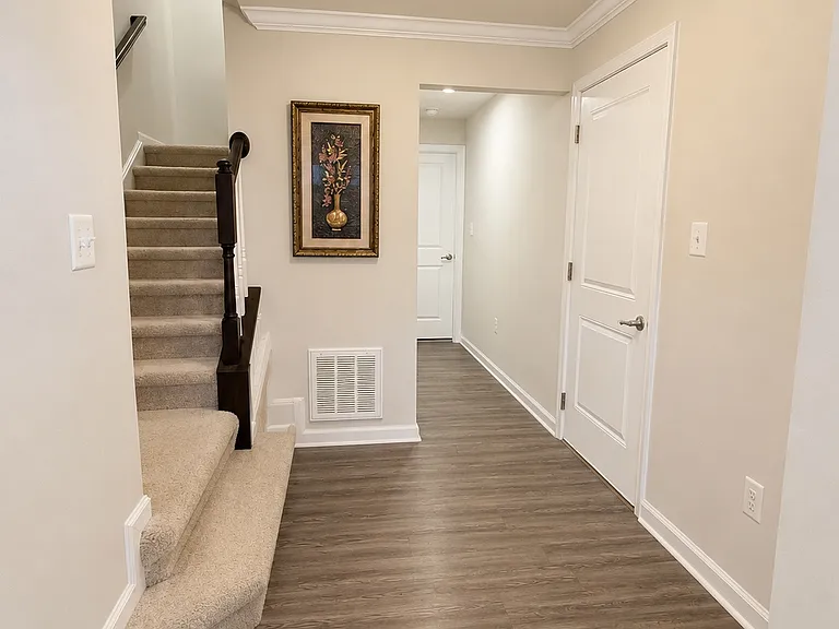 411 Streamview Dr — Photo 1