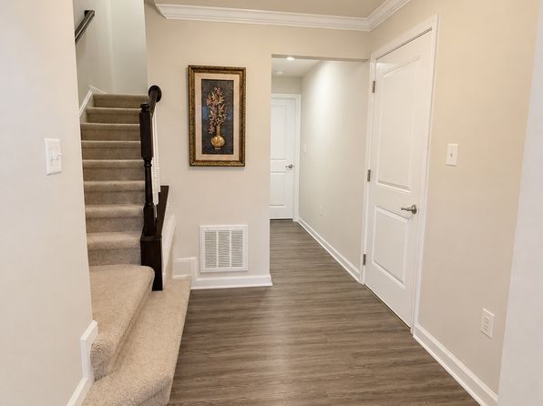 411 Streamview Dr