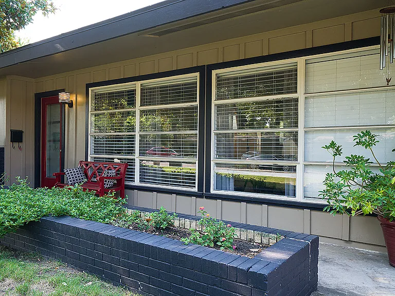 2603 Albata Ave — Photo 3