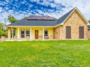 186 Ridgewood Blvd, Golden Meadow, LA 70357