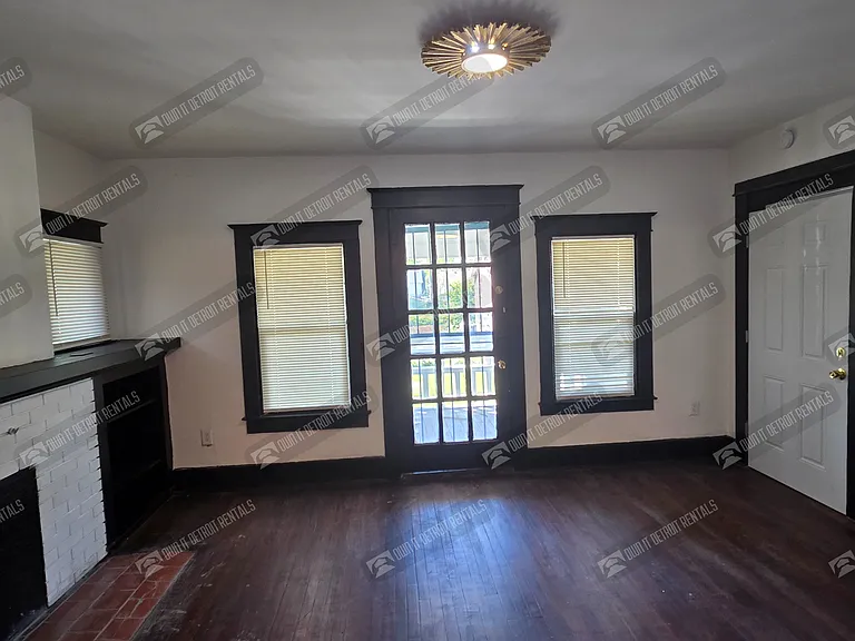 2982 Vicksburg St — Photo 6
