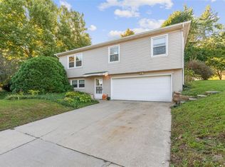 349 28th Ave SW, Cedar Rapids, IA 52404