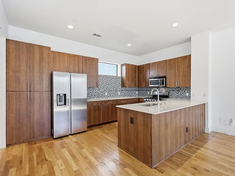 3930 Bowser Ave #10 — Photo 25