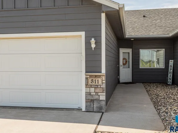 311 W Maple St, Harrisburg, SD 57032