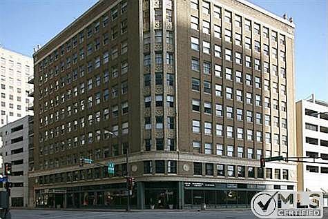 2nd image of 411 W 7th St APT 301