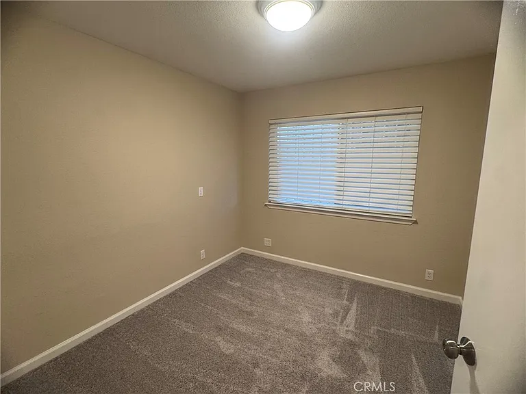 2100 Kennedy Ave — Photo 20