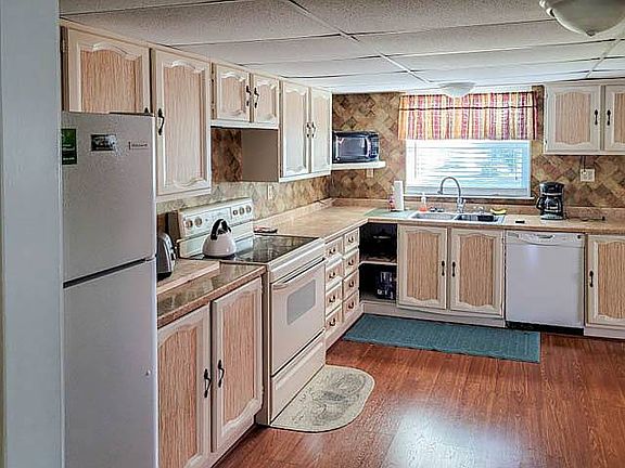 5th image of 13134 Orange Ave #401
