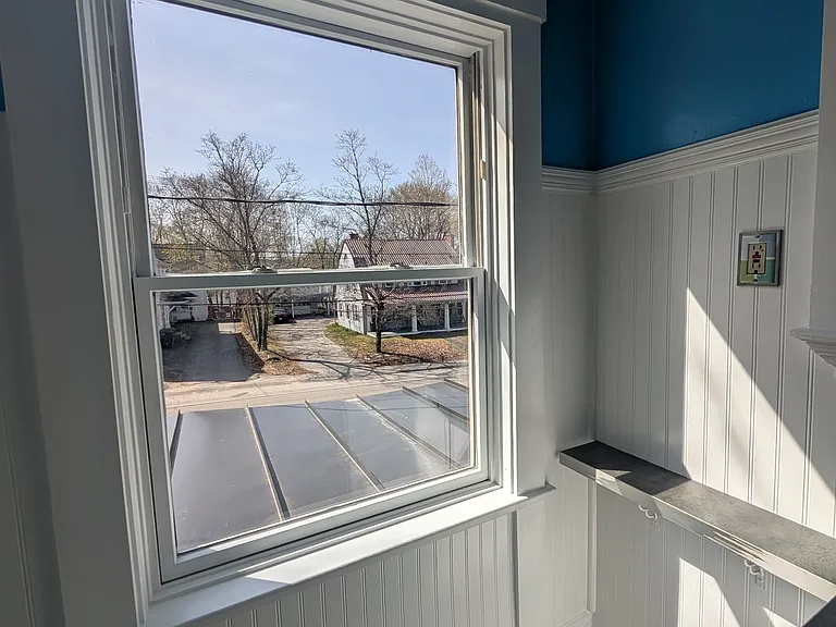 Brunswick Ave — Photo 31