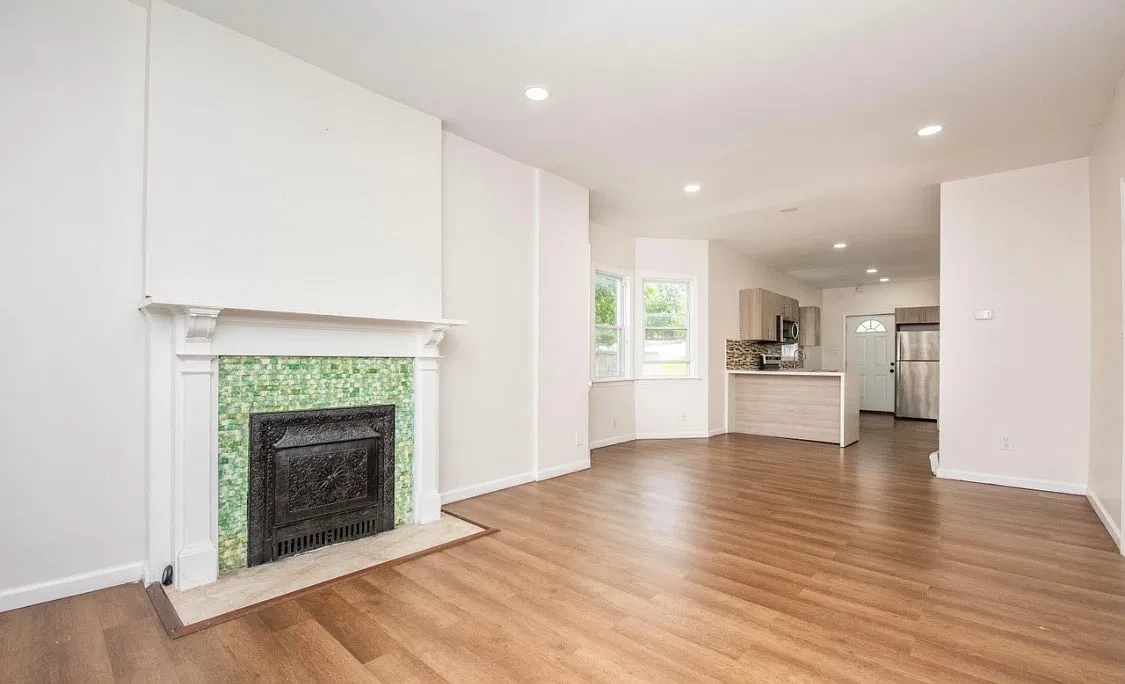 3 bed, $1,500 — Photo 2