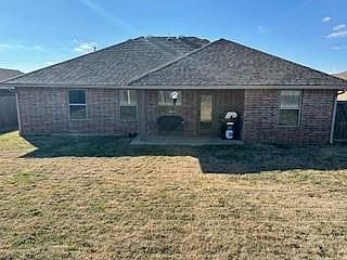 4th image of 708 S Bouziden Dr