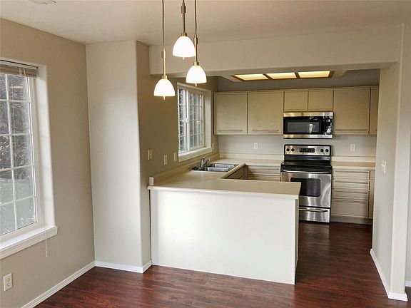 3rd image of 3024 W Villard St #3F
