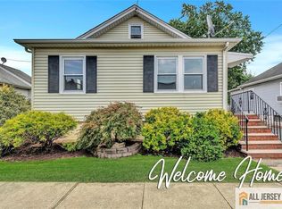 227 Old Rd, Sewaren, NJ 07077