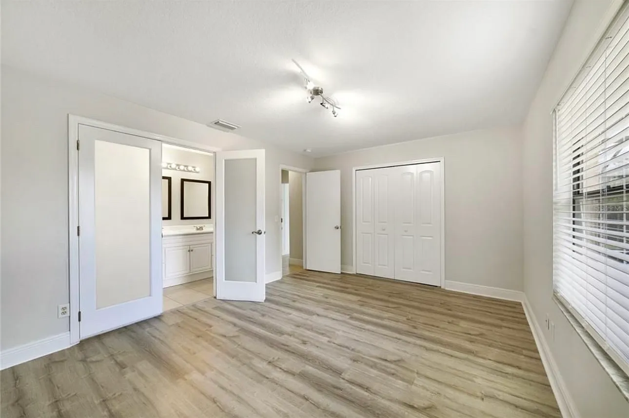 3 bed, 1282 sqft, $2,300 — Photo 4