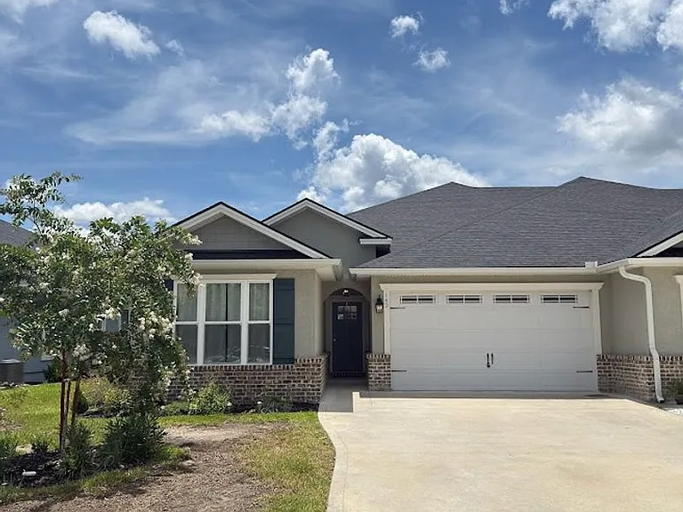 142 Ryan Nicholas Dr — Photo 1