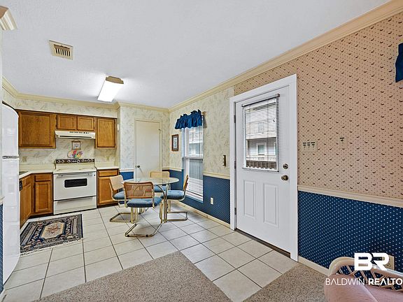 3rd image of 1125 W Beach Blvd #402