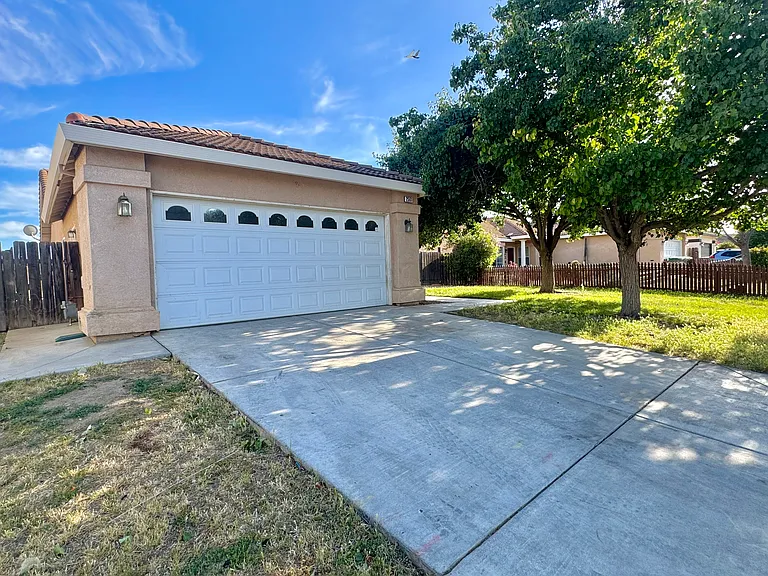 2561 Goldeneye Dr — Photo 3