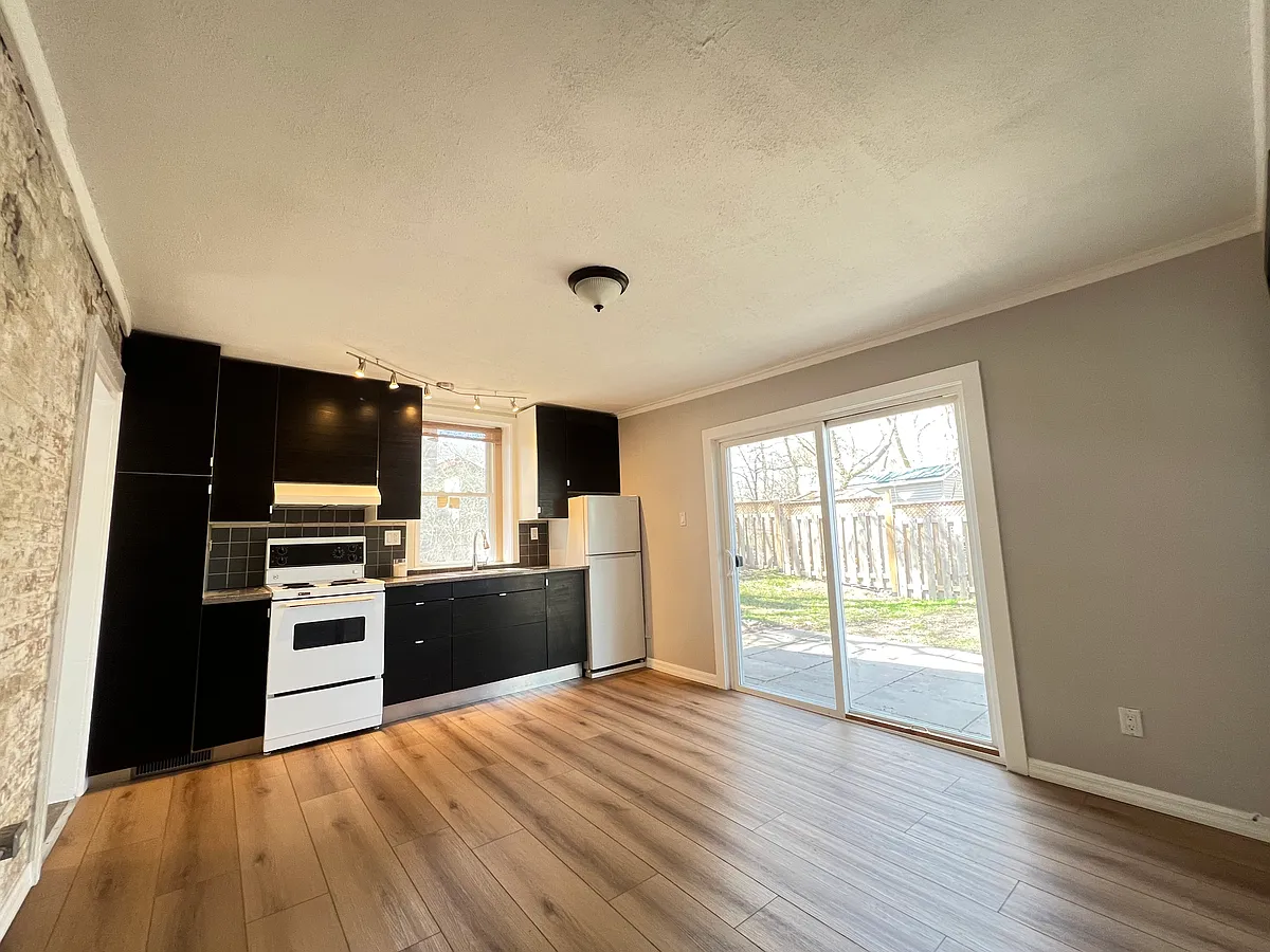 Building Photo - 451D Arcy St
