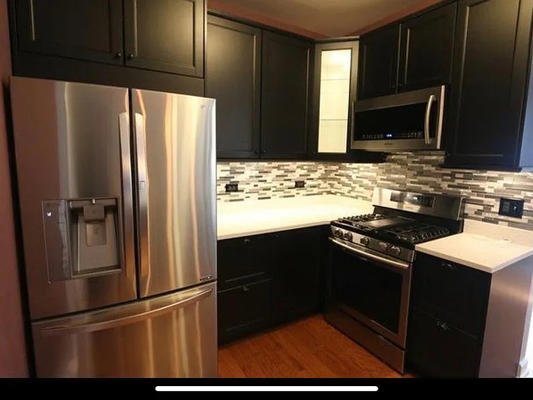 4091 Blackstone Dr — Photo 2