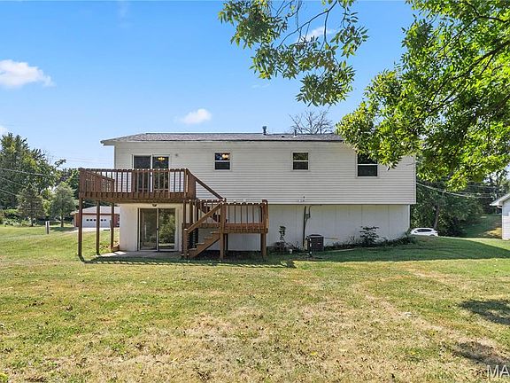 3rd image of 3402 Emma Ln