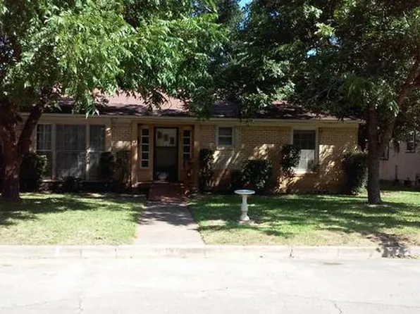 812 Tyler St, Jacksonville, TX 75766