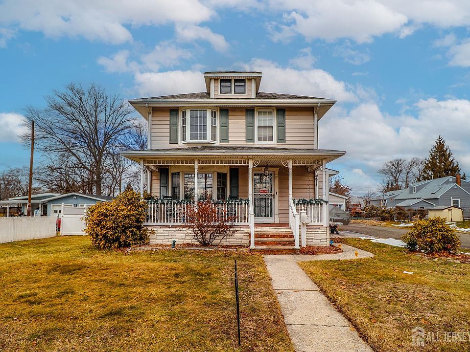 1st image of 484 Old Post Rd