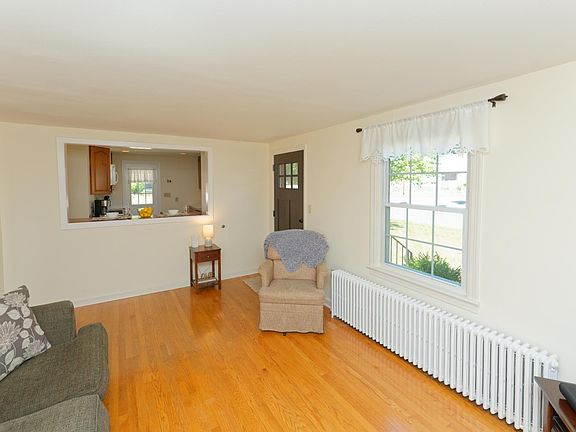 5th image of 212 Berkshire Blvd