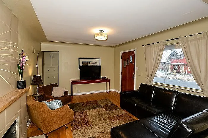 Living room 2