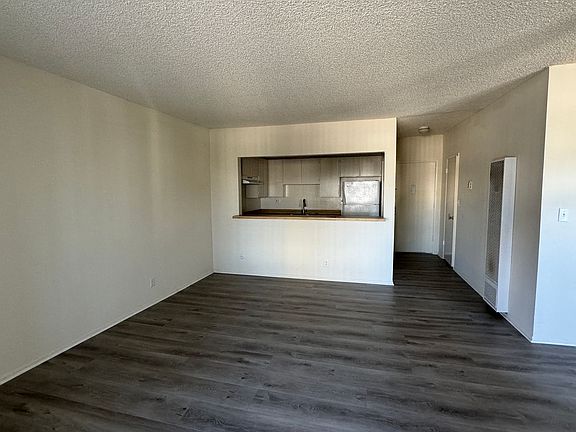 2nd image of 601 S Gramercy Pl APT 203