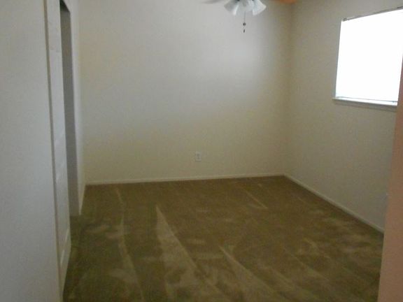 4th image of 5820 Newman Ct APT 15