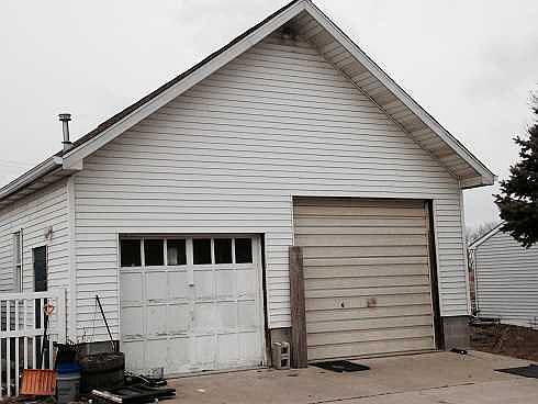 2nd image of 12133 Beach St