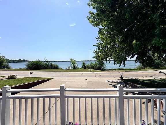 5th image of 506 W Lake Ave