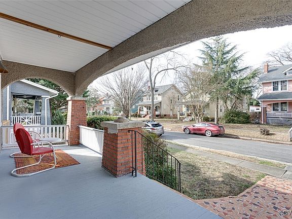3rd image of 3129 Griffin Ave