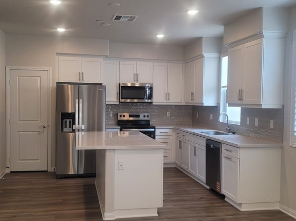 455 Meyer Pl