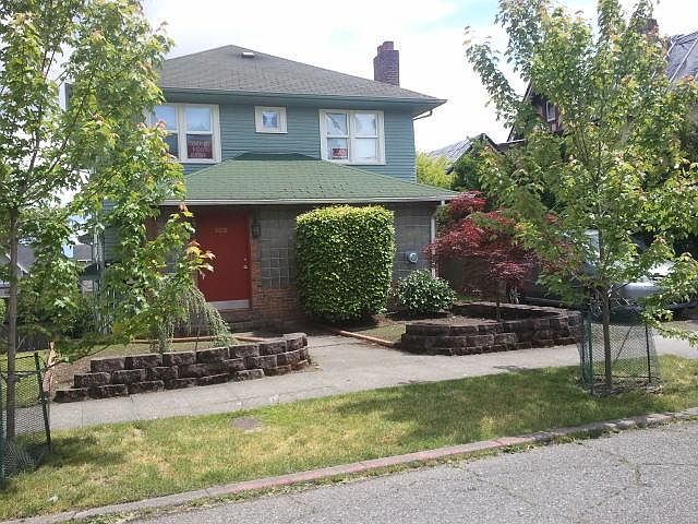 The front of the house in Summer