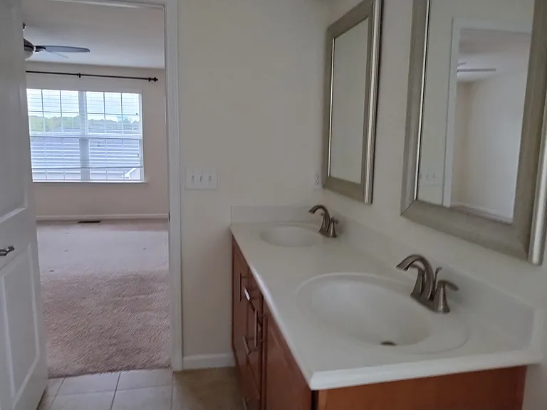 5736 Hurkett Ct — Photo 15