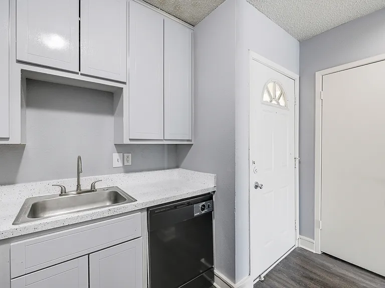 Bent Creek Apartments — Photo 13