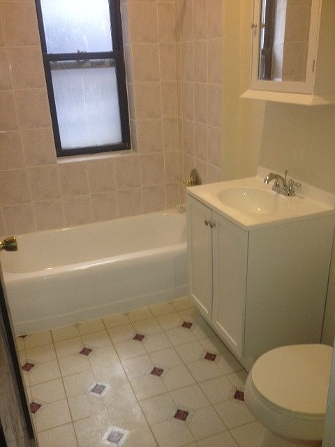 2nd image of 5257 W Congress Pkwy #3