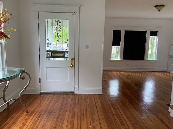 3rd image of 205 S 2nd Ave